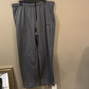 Men’s Nike gray sweatpants